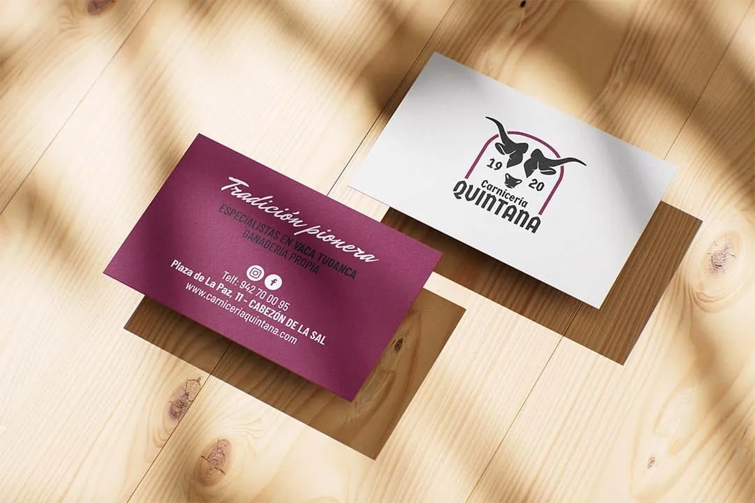 Tarjetas de visita de Carnicería Quintana, anverso blanco con el logotipo y reverso granate con Tradición pionera