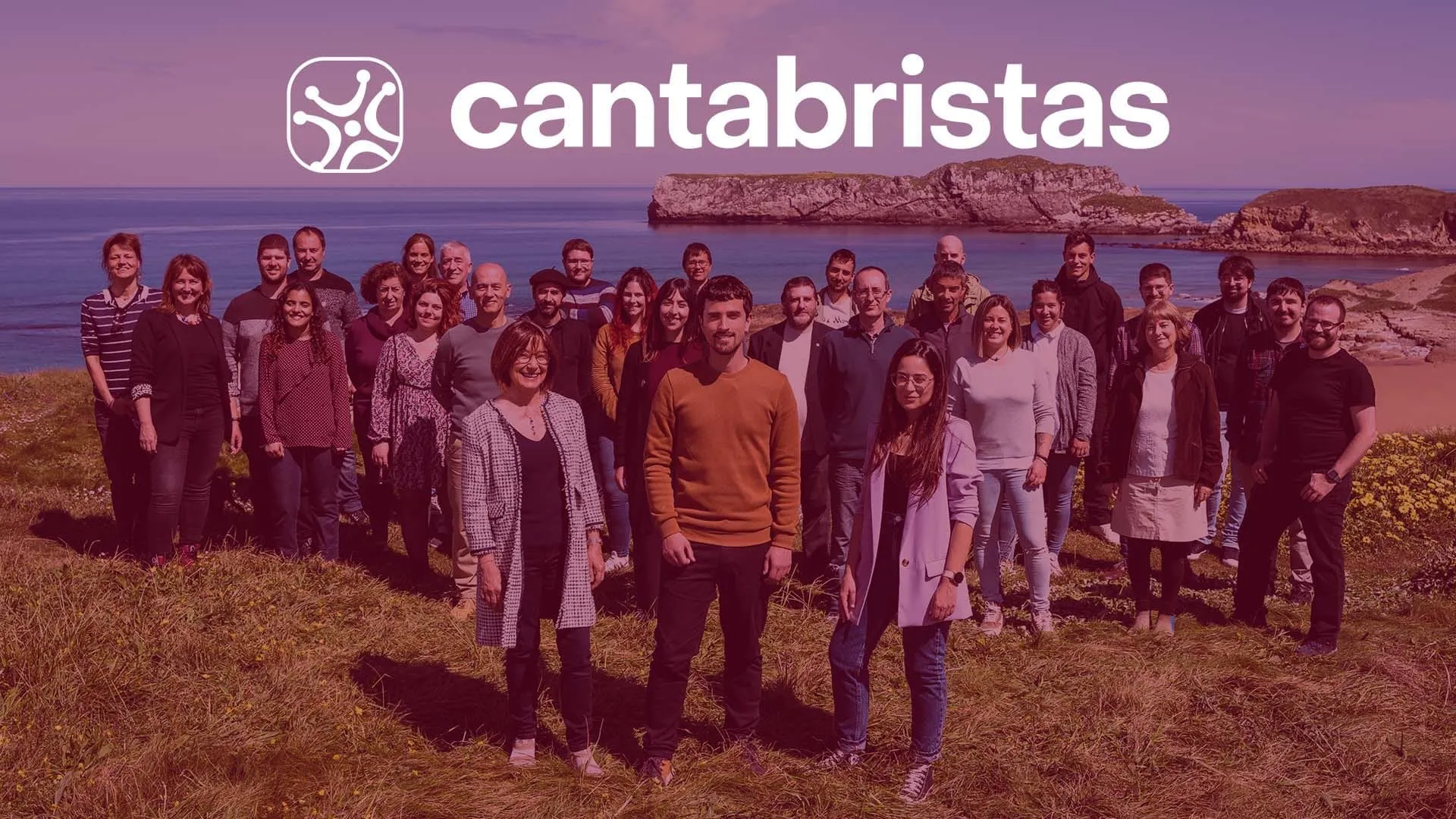 Pieza gráfica de campaña: foto de grupo con filtro morado y el logotipo de Cantabristas